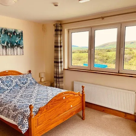 Spacious Near * Dingle