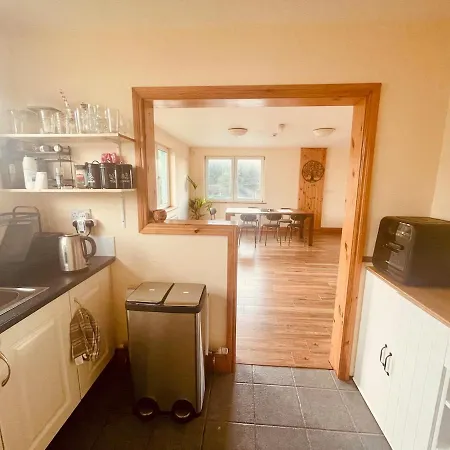 Spacious Near * Dingle