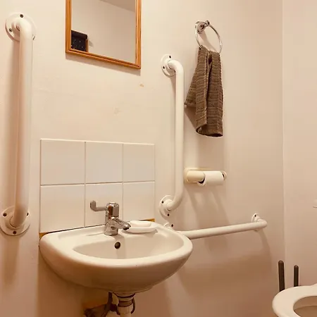 Spacious Near *