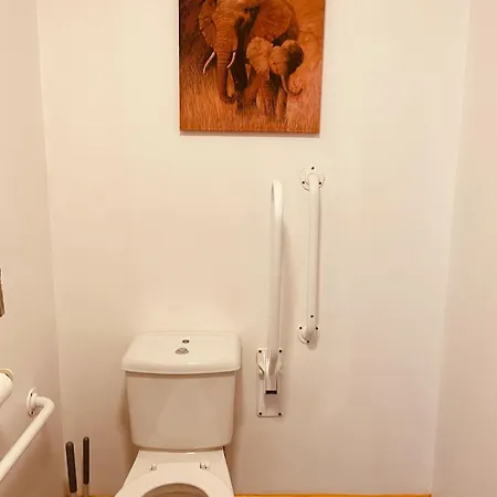 Apartment Spacious Near
